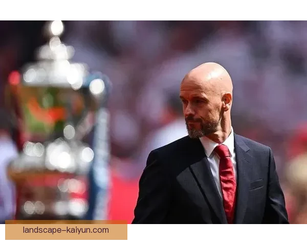 滕哈赫中场配置逐渐形成竞争力增强的局面，值得关注球员间的配合。