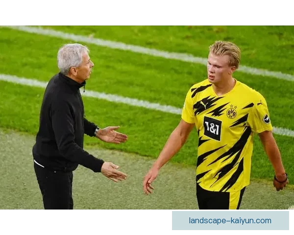 阿什拉夫在球队更衣室中扮演的重要领导角色引发关注 阿什拉夫在球队更衣室中扮演的重要领导角色引发关注